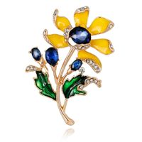 Wholesale Sweet Lovely Green Brooches Lily Cartoon Flower Brooch for Women Wedding Crystal Pins Holiday