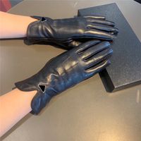 Wholesale Women Designer Leather Gloves Fashion Winter Warm Ladies Mittens Five Fingers Glove Luxury Sheepskin Gloves Touch Screen Thicken Mitten