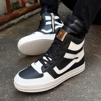 Wholesale 2022 New High Top Sport Shoes for Men Casual Shoes Outdoor Fashion Male Street Dance Sneakers Black White Men Boots
