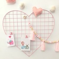 Wholesale Wall Mounted Storage Rack Heart Wall Decoration Wall Photo Grid Panel Rack Clip Painted Wire Photograph Picture Hanging Frame Photo Organizer