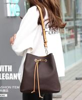 Wholesale High quality Women old flower Leather Cross Body Shoulder Bags Simple Portable Leisure Drawstring Bucket messenger crossbody bag purse