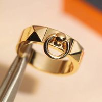 Wholesale Hot sale L Stainless Steel Rings in k gold plated and rose gold plated platinum for women and man wedding jewelry gift PS