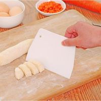Wholesale Tools Trapezoidal Food grade Plastic Scraper DIY Butter Knife Cake Dough Pastry Cutter Kitchen Baking tool