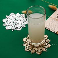 Wholesale Christmas Decorations cm Placemat PVC Christmas Snowflake Table Mats Party Decoration Mat Coaster Cup Pads Sliver and gold GWB12200