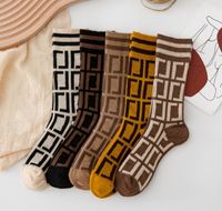 Wholesale Designer mens womens socks embroidery brand letter printing casual autumn pure cotton sports knitted warm winter men fashion comfortable sock stockings