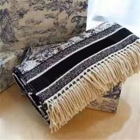Wholesale Winter Warm Scarves With Letters Animal Patterns Unisex Knits Wool Scarfs Casual Wraps Silk Top Quality Gray Color Calssical Style Scarf Neck