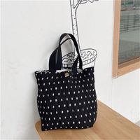 Wholesale Portable Mini Fresh Cloth Bag Female Wrinkle Printed Handbag Insulated Thermal Cooler Bento Lunch Box Tote Picnic Storage Bags