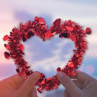 Wholesale Decorative Flowers Wreaths Valentine s Day Love Heart Shape Lips Garland Wall Christmas Decoration Girls Catching Dream Hoop Hanging Decor