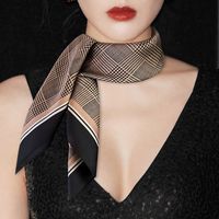 Wholesale Fashion soft silk neckerchief easy geometric stain scarf wraps new style x70 square scarf ladies pashmina shawl