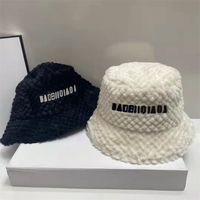 Wholesale Fashion Bucket Hat Plush Hats Letter Design for Man Woman Colors Winter Cap High Quality