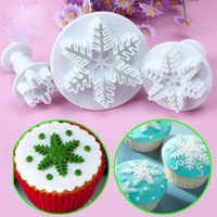 Wholesale 3pcs set Snowflake Cookie Cutters Baking Accessories Fondant Cutters Tools Biscuit Mold Cake Decorating Tool Plunger Cutter Home Decor Pastry