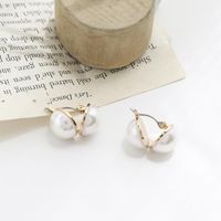 Wholesale Elegant Light Luxury Pearl Women Earrings Retro Texture Trend Earring Party Jewelry Gifts For Her Stud