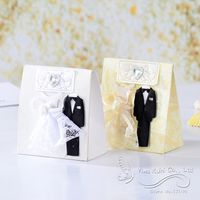 Wholesale Gift Wrap Dress Tuxedo Sweets White And Cream Candy Boxes Bride Groom Wedding Favor Decoration Souvenirs Supplies
