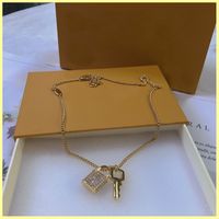 Wholesale 2021 Womens Designer Necklace Fashion Diamond Necklaces Gold Chain Lock And Key Pendant For Women Wedding Brands Luxurys Jewelry R