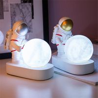 Wholesale Night Lights Astronaut Spaceman LED Light Boy Bedroom Bedside Desktop Creative Decoration Home Gift Resin Lamp