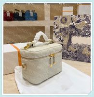 Wholesale 2021 Fashion Brand Makeup Bag Vanity Handbag Women Luxurys Designers Bags High Quality Toiletry Pouch Cosmetic Cases Crossbody Lq21042808TDQ