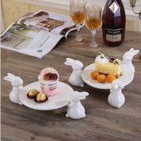 Wholesale Dishes Plates The rabbit lifted Ceramic three rabbits cartoon round baking cake plate afternoon tea dessert gift
