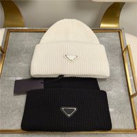 Wholesale Mens Designer Winter Hat Brand Fashion Hat Women Luxury Couple Solid Woolen Hats Simple Style Mens Designer Cap