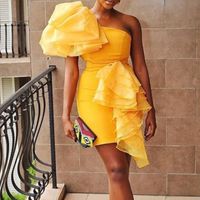 Wholesale Casual Dresses Sexy Bare Shoulder Mini Party Dress Yellow Puffy Ruffles Stitching Bodycon Elegant Lady Short Prom Evening Night Outfits