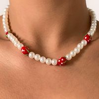 Wholesale Chokers Bohemian Ethnic Style Pearl Strawberry Beaded Necklace Woman Simple Fashion Girl Birthday Party Jewelry Gift Autumn