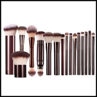 Wholesale EPACK Makeup Hourglass Brushes The Fan Brush Makeup Tools Dhl Ems Fedex High Quality