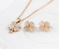 Wholesale Luxury Real Opal Clover Pendant Necklace and Stud Earrings Jewelry Sets Flower Pure Gem Lady Set