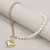 Wholesale Fashion Ladies Gold Big Heart Pendant White Baroque Pearl Necklaces For Women Trendy Gold Chain Asymmetry Necklace Party Jewelry