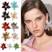 Wholesale fashion big stud for women wedding party bohemian acrylic white flower earrings statement boho jewelry gifts
