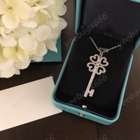Wholesale Luxury Jewelry Lady Necklace Golden Lock Pendant Design Necklace Snowflake Key Full Diamond Necklace Earring Bracelet Set