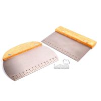 Wholesale Designs Wooden Handle Stainless Steel Measuring Sizes Dough Cutter Grass Pizza Baking Scraper Cooking Utencils Kitchen Aid Pastry Tools