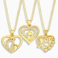 Wholesale Pendant Necklaces FLOLA Heart Mom Necklace Women Gold Plated Baby Feet CZ Zirconia Jewelry Mother s Day Gifts Nkeu83