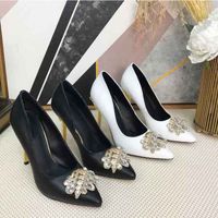 Wholesale Genuine Leather Sandals Rivet Spikes Poined Toes High Heels Shoes Women Lady Wedding Shoe Pumps Stiletto Luxury Designers Womens Slide Slippers With Box