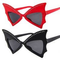 Wholesale Big Frame Rivet Bat Sunglasses Personality Prom Trend Bow Ladies Sunglass eyeglasses sun glasses