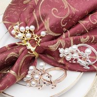 Wholesale 6pcs Golden Napkin Rings Diamond Inserted Deer Pearl Design Table Holders Wedding Party Dinner Decoration