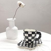 Wholesale Mugs Black And White Plaid Mug Hand squeezed Ceramic Irregular Hand painted Coffee Cup High value Plate Breakfast