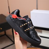 Wholesale Mens Womens Casual Shoes Metal Spikes Stud Untitled Lady Comfort Scarpe Scarpe Shoe Sport Sneaker Leather Shoes Personality Chaussures Athletic Fitness Trainers