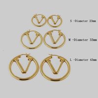Wholesale Fashion Style Stud Earrings Lady Women Gold Silver Colour Hardware Engraved Hollow Out V Initials Hoop Earring original box