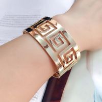 Wholesale Women Fashion Accessories Elegant Geometric Hollow Bangle Wide Metal Cuff Wristband Bracelet K Gold Plated Wedding Jewelry Party Gifts
