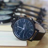 Wholesale Wristwatches Warehouse Sell Mix Order Fashion Men And Women Couple Quartz Watch With Cool Pu Belt High Quality WHREHOUSE