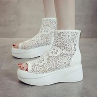 Wholesale Sandals Summer Boots Women Flat Platform Gadiator Peep Toe Hollow Outs White Lace Flower Cool Short Embroidery Shoes
