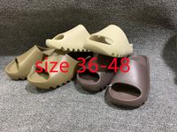 Wholesale 2022 new Designer Resin Foam Runner slippers desert sand summer pattern brown flat man women beach mens womens Slides sneakers