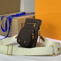 Wholesale Men Small Camera Shoulder Bag Chest Pack Multiple Pockets Detachable Belt Chain Old Flower Classic Letter Pattern
