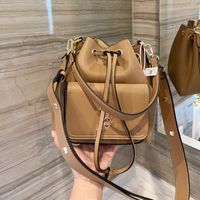 Wholesale Top Quality cm Brown Shoulder Hand Come With Dust Bags Box Women Black Beige Genuine Leather Small String Fashion Handbags Girls Sport Backpack Bag Woman