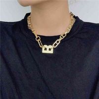 Wholesale Exaggerated Chunky Letter B Necklace Gold Silver Plated Statement Short Clavicle Chain Simple Hip Hop Prndant Jewelry Female