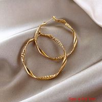 Wholesale Minimalist Metal Gold Hoop Dangle Earrings Fashion Korean Jewelry For Woman Wedding Party Unusual Earrings Luxury Gift