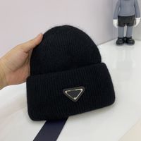 Wholesale beanies classic luxurys winter warm brimless hat men s and women s fashion design knitted hats
