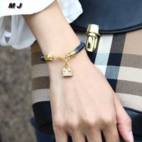 Wholesale Luxury Design Fashion Gold Plated Heart Bag Round Charm Leather Bracelet for Woman