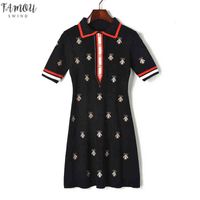 Wholesale Fashion Designer Dresses Women Contrast Turn Down Collar Bees Knitted Button Short Sleeve Runway Embroidery Dress