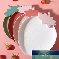 Wholesale Snack Tray Strawberry Shape Fruit Food Tray Candy Cute Plate Snack Dish Fruit Food Plate Household Plastic Plate fruit bowl Factory price expert design Quality