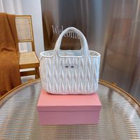 Wholesale Sweet and personalized car stitching divider pattern Bag Cute Pink White Black mini Bucket Bags women s fashion Handbag soft leather Purse